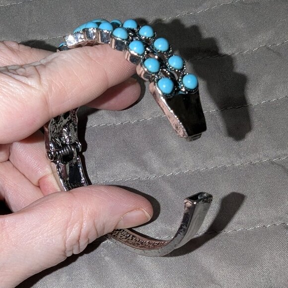 $2 with Bundle ~ Turquoise Teardrop Cuff Bracelet Silver Boho Western Style 5184 - Picture 2 of 4